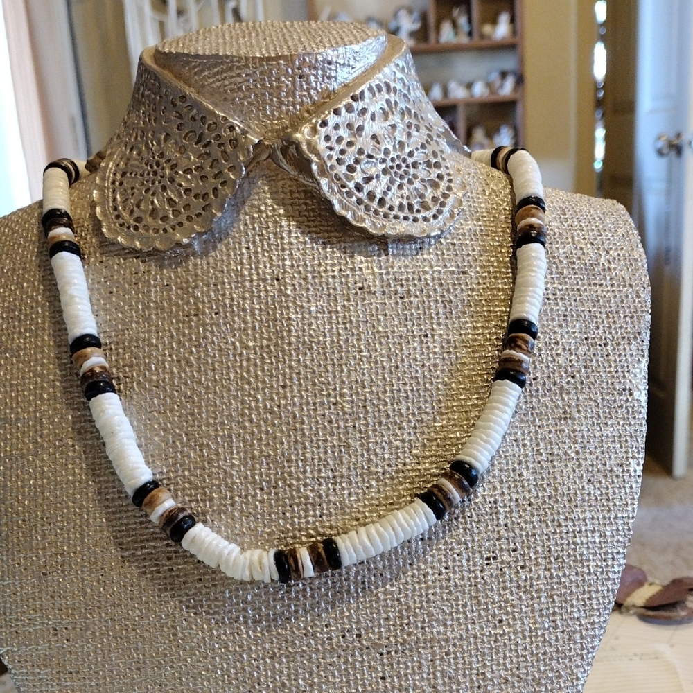 Elegant White and Black Beaded Necklace